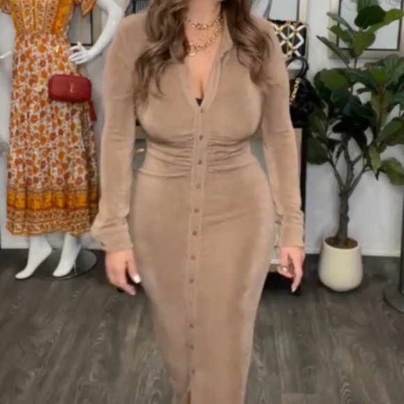 Dress Medium - Picture 2 of 9